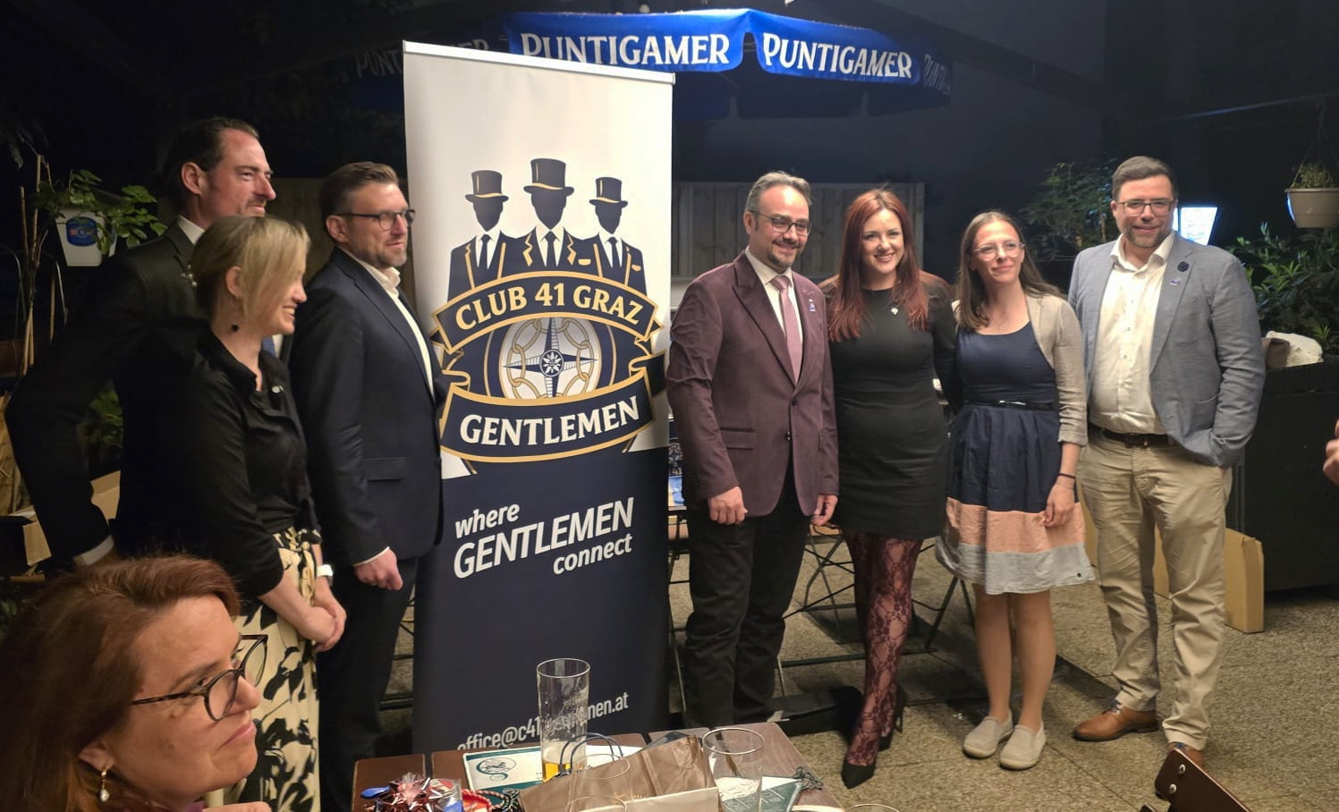 Mitglieder beim Club 41 Banner